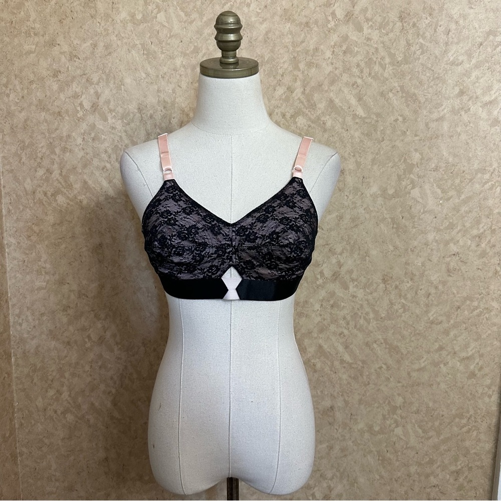 Bettie Page Pink & Black Floral Lace Pin-up 1950s Style Bra